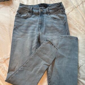 Aeropostale Blue Skinny Jeans with Classic Denim Style